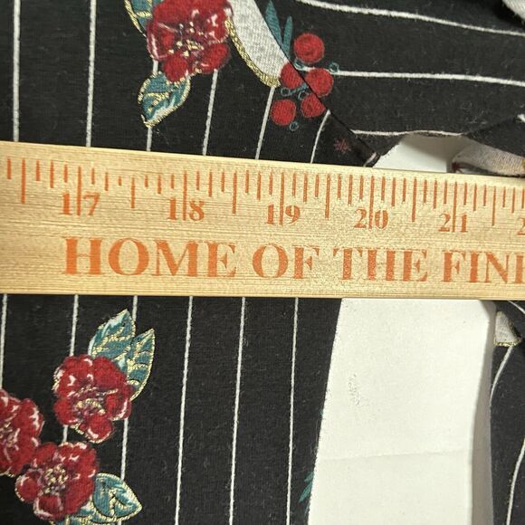 Soma Pajama Top Embraceable Medium Champagne Pin Stripe Floral Berries New Year‎ - Picture 4 of 10